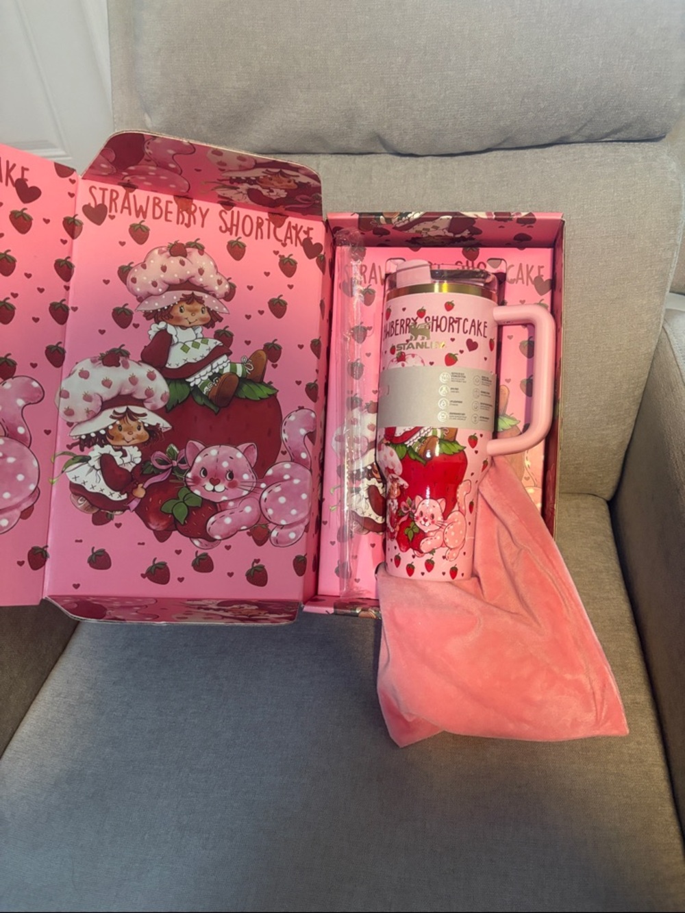 Stanley Pink Strawberry Shortcake Decorative Tumbler - Picture 3 of 6